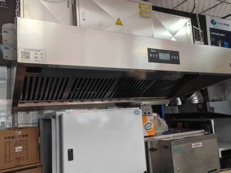 老旧餐饮门店油烟整改选，百利自清洁一体机适配狭小后厨改造