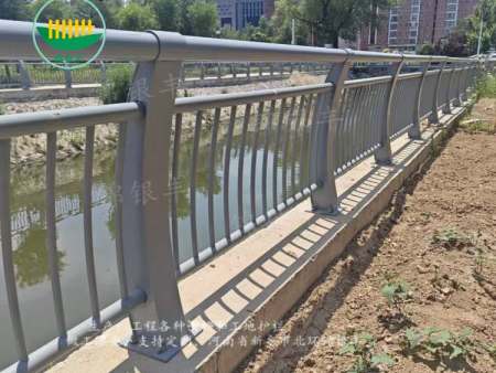 河道栏杆 城市景观防护栏 桥梁铁艺栏杆 镀锌管护栏