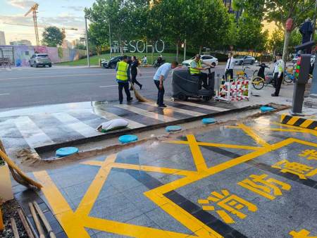 北京通用时代中心升降柱施工2