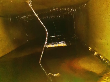 西安大型商业综合体后厨，大型油烟管道清洗有讲究