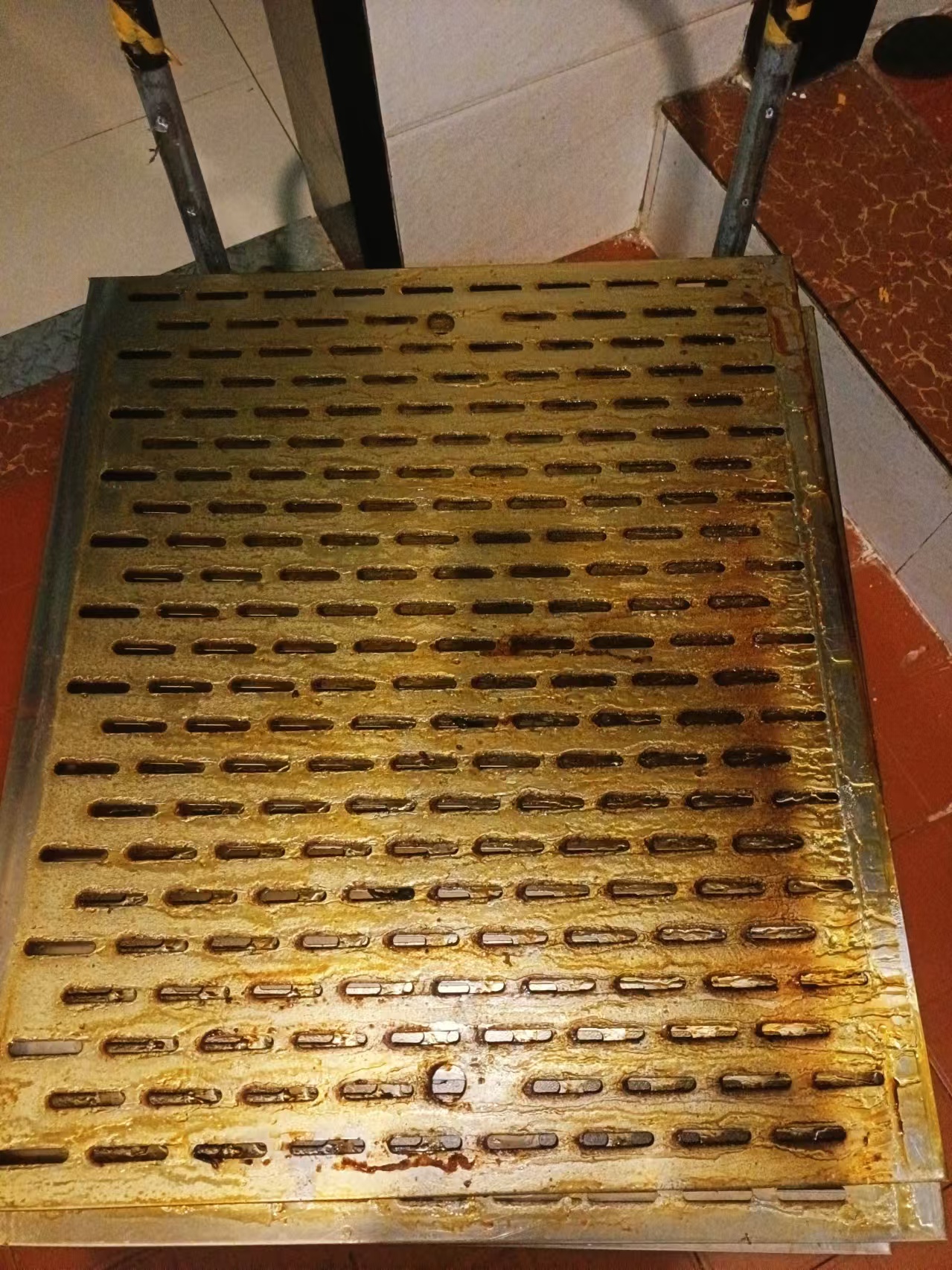 西安機關食堂日常運維，單位油煙機清洗安排起來