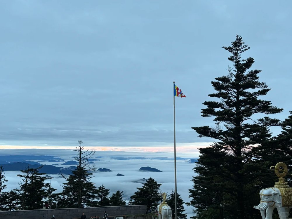 峨眉山
