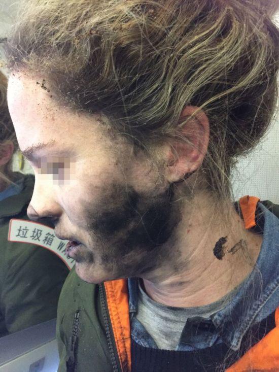 耳机飞机上爆炸 女子被安全局带走