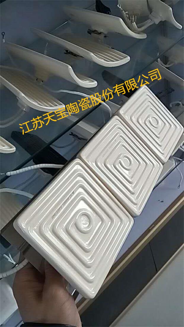 370x120b.jpg