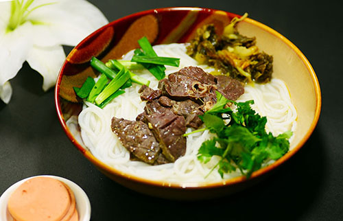 口福们酸菜牛肺米线.jpg