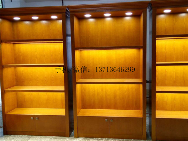惠州木纹高背柜图片 厂家定做简约木制烤漆产品陈列展示柜
