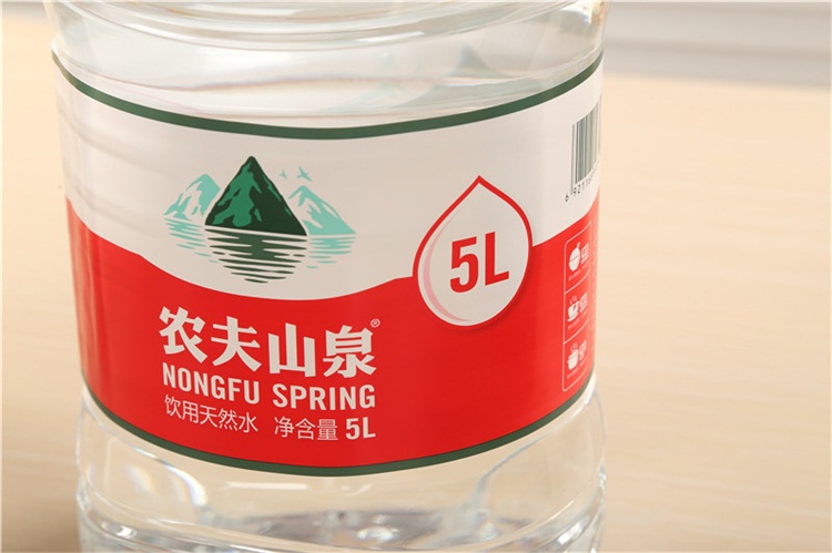 ǧũɽȪȻˮ5l*4Ͱװ  ͻ