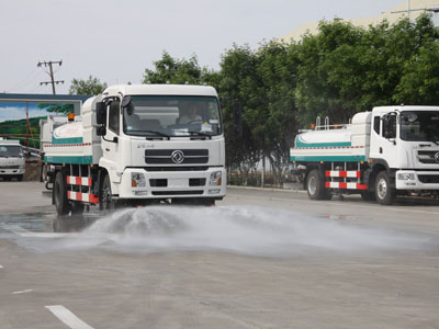 洒水车