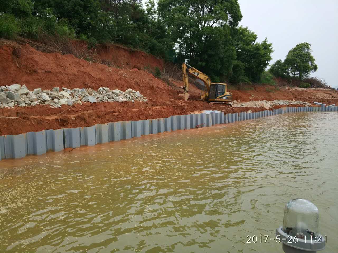 护城塑钢板桩 可应用于河提护岸,管道铺设,道路修建