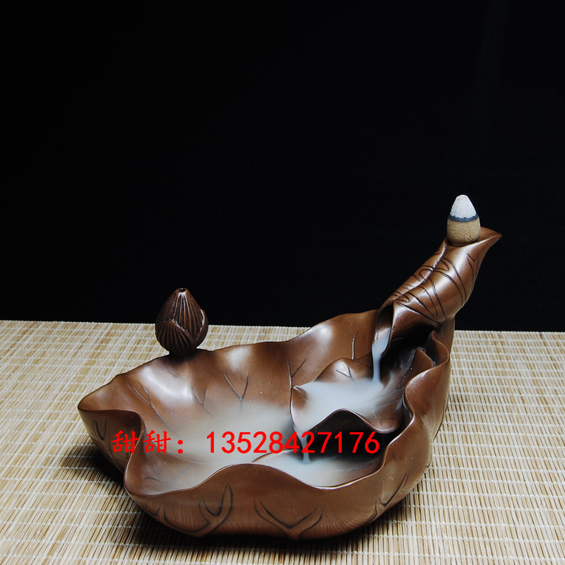 茶道熏香配饰之倒流荷花香炉,整体造型围绕莲花的创意制作,无论是炉