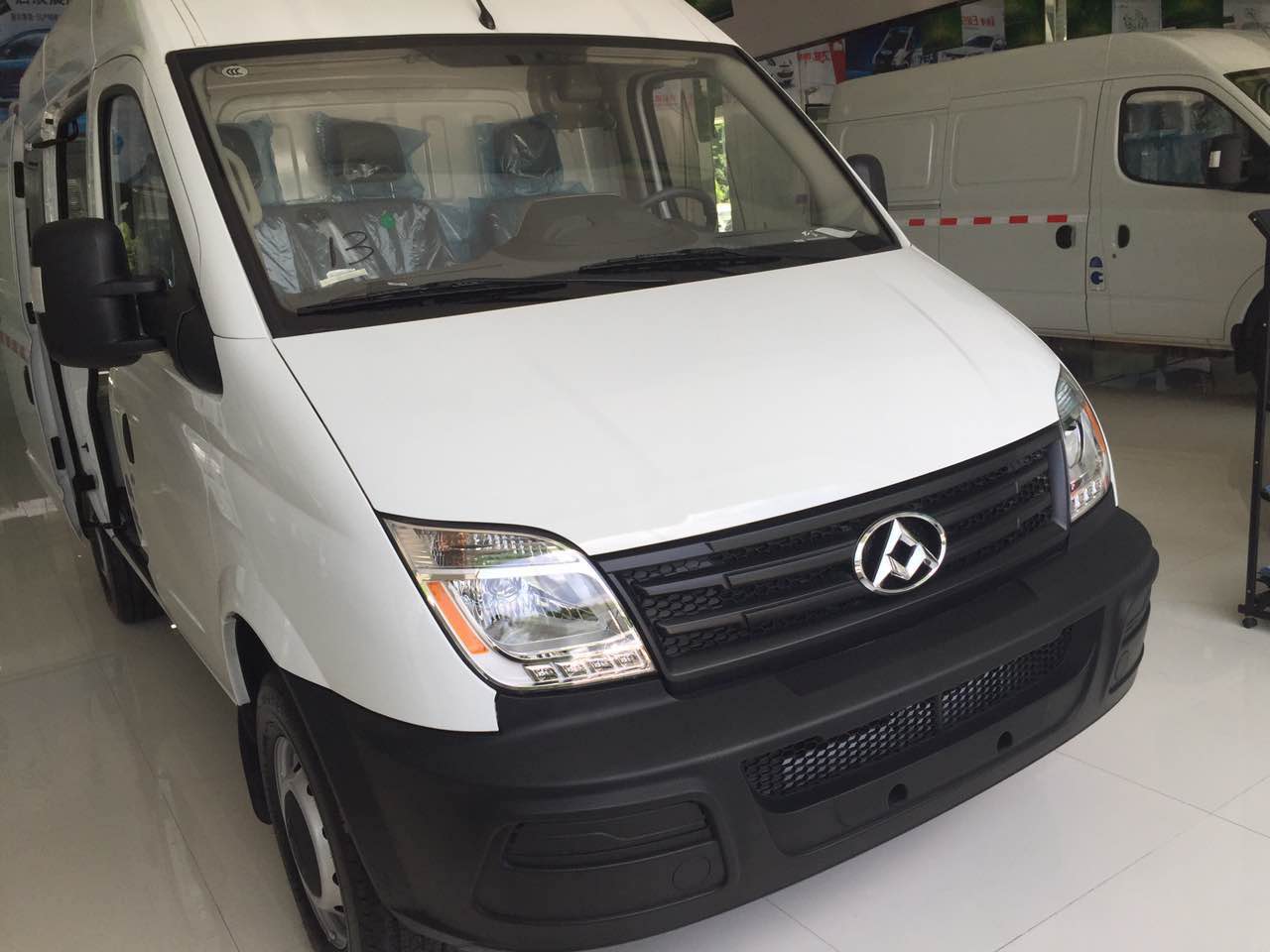 东莞新能源纯电动客车面包车货车物流车快递车