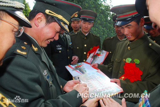 周亚宁任火箭军司令员 系四大军种年轻司令员.png