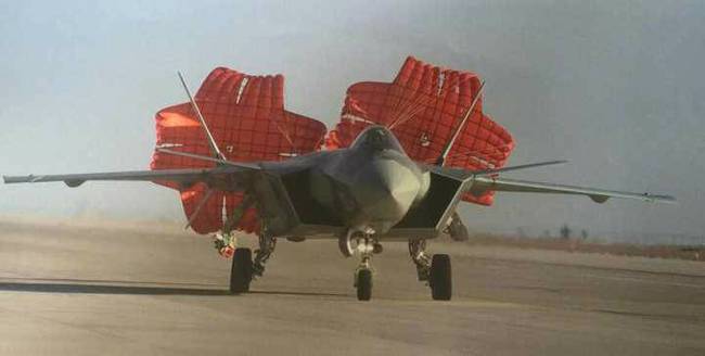 歼20正式列入部队 歼20服役（图）