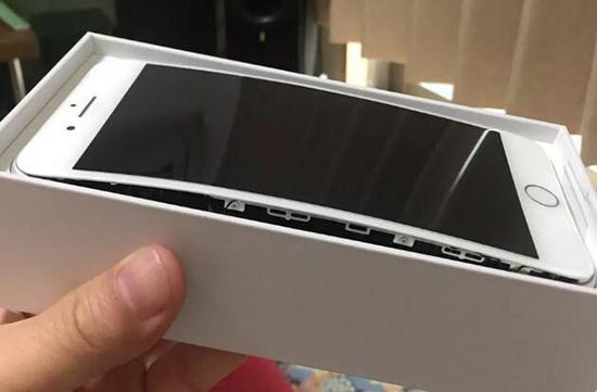 iPhone 8现多起电池开裂 手机电池来自三星SDI厂与三星Note 7电池爆炸事件属于同一厂家