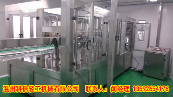 果汁灌装机三合一.jpg