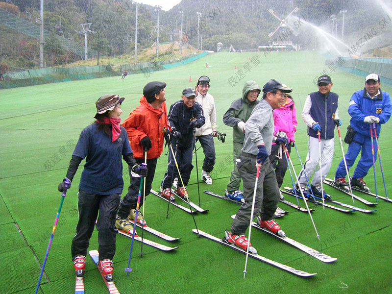 旱地滑雪极速旱雪如何依据雪场建造