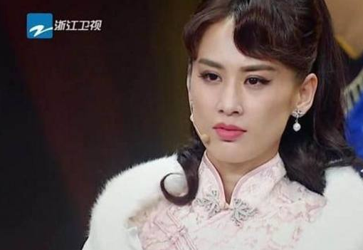 黄圣依回归舞台 《演员的诞生》演技遭吐糟.png