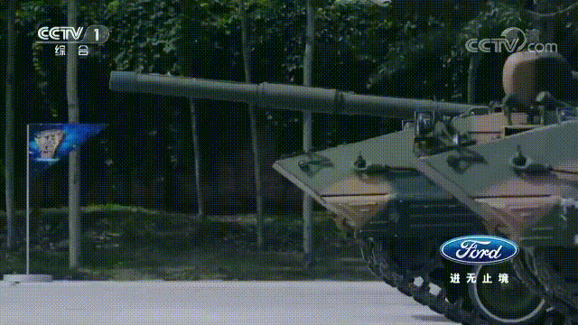 李东驾驶96A型坦克漂移精准入库 270度漂移