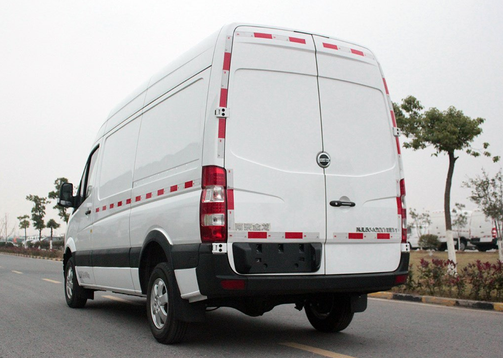 新能源货车 南京金龙开沃D11依维柯租赁 以租