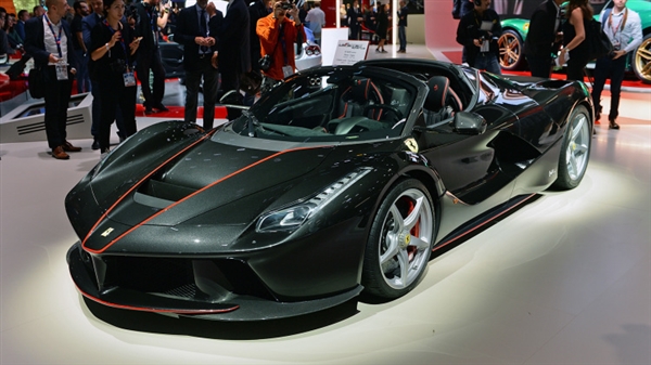 法拉利LaFerrari Aperta