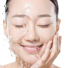 化妆水、紧肤水、精华水、护肤水.png