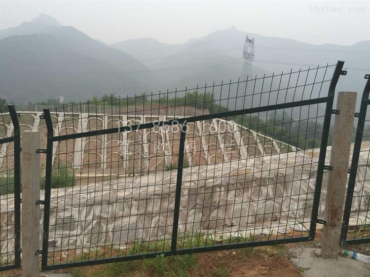 高速铁路桥防护栅栏 (4) (Copy).jpeg