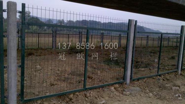 高速铁路桥防护栅栏 (4) (Copy).jpg