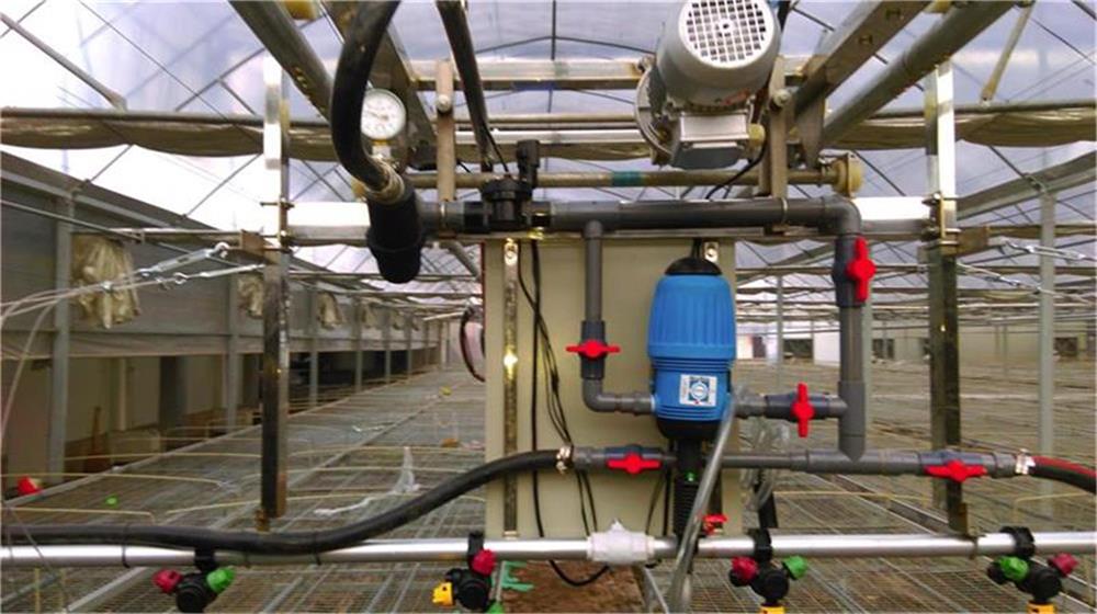 1515215697808777.jpg 福州带施肥泵的自走式调速喷灌机水车(4) .jpg