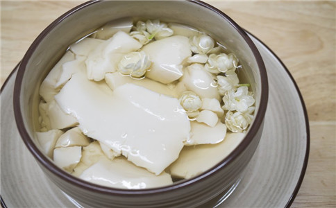 食疗5:豆腐+糖(也没有想到是这种搭配) 食疗5:豆腐+糖(也没有想到是这种搭配)