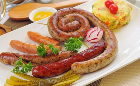 这五种食物要少吃，会增加我们患癌的风险