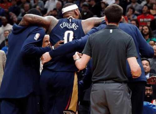 雷霆悍将罗伯森重伤离场 