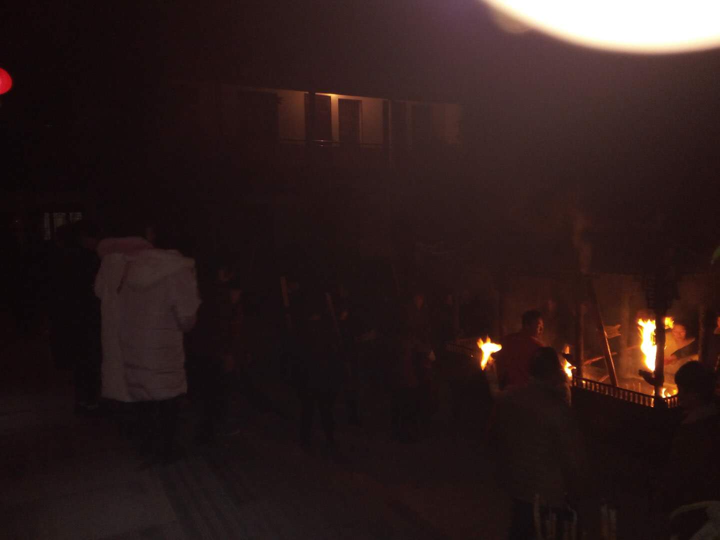 2018年除夕夜与春节寺院信士络绎不绝的景象|寺院动态-重阳寺