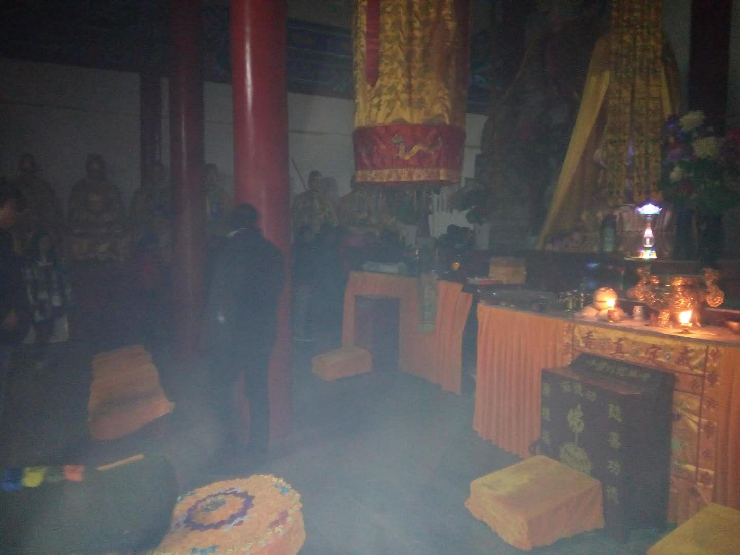 2018年除夕夜与春节寺院信士络绎不绝的景象|寺院动态-重阳寺