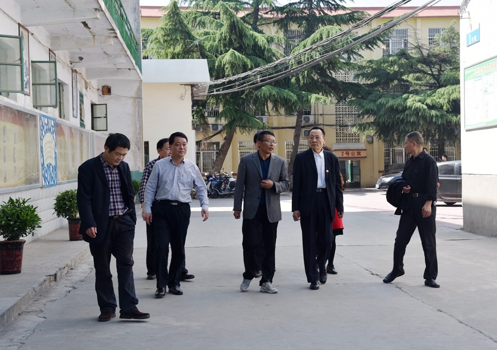 河南省电商协会王会长一行莅临我校指导工作|校园新闻-镇平县工艺美术中等职业学校