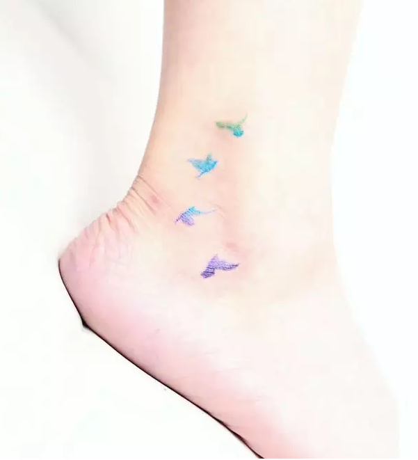 一组适合女生脚部的小清新纹身图片