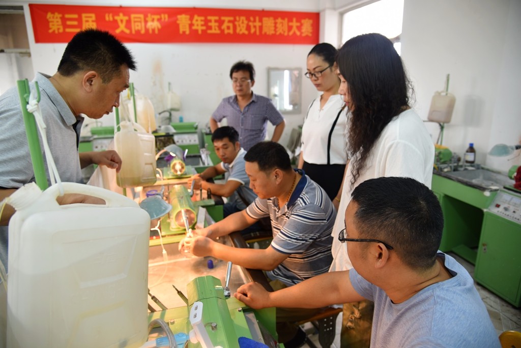 （转载）河南镇平工艺美校玉雕教师来苏学习考察|校园新闻-镇平县工艺美术中等职业学校