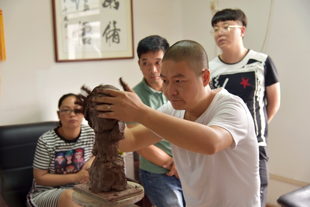 （转载）河南镇平工艺美校玉雕教师来苏学习考察|校园新闻-镇平县工艺美术中等职业学校
