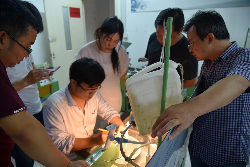 （转载）河南镇平工艺美校玉雕教师来苏学习考察|校园新闻-镇平县工艺美术中等职业学校
