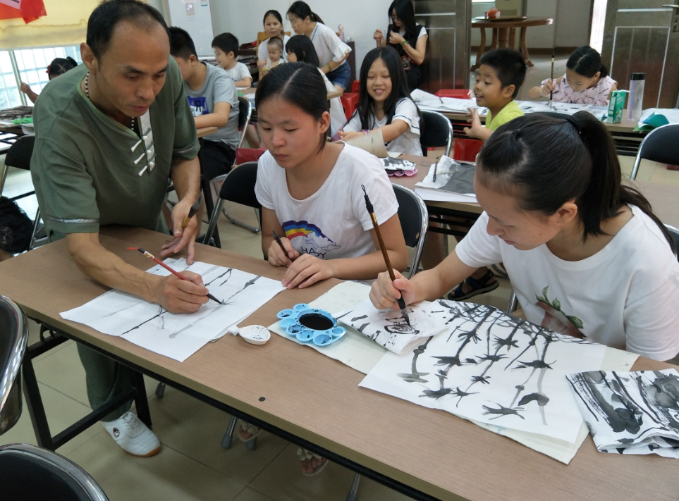 【惠心服务-塘尾村社工站】 学国画 品礼仪 乐人生|社区新闻-惠州大亚湾区惠心社会服务发展中心