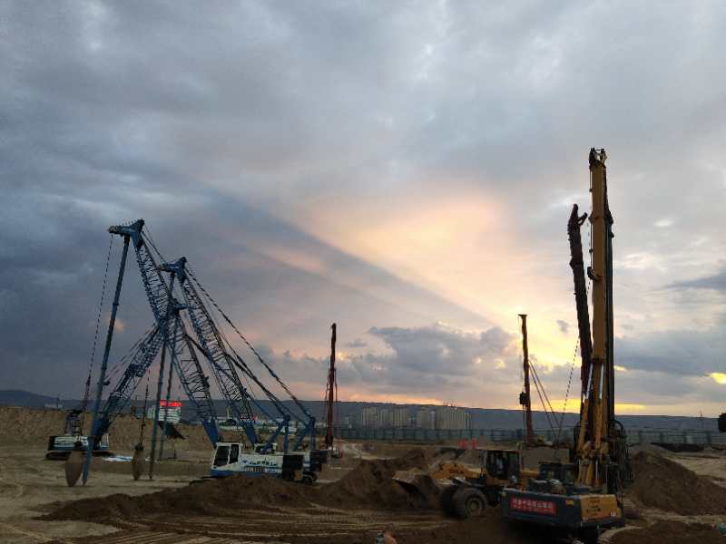 蘭州萬科時代之光項目|SDDC工法旋挖引孔、沖擊成樁-陜西巖泰基礎工程有限公司