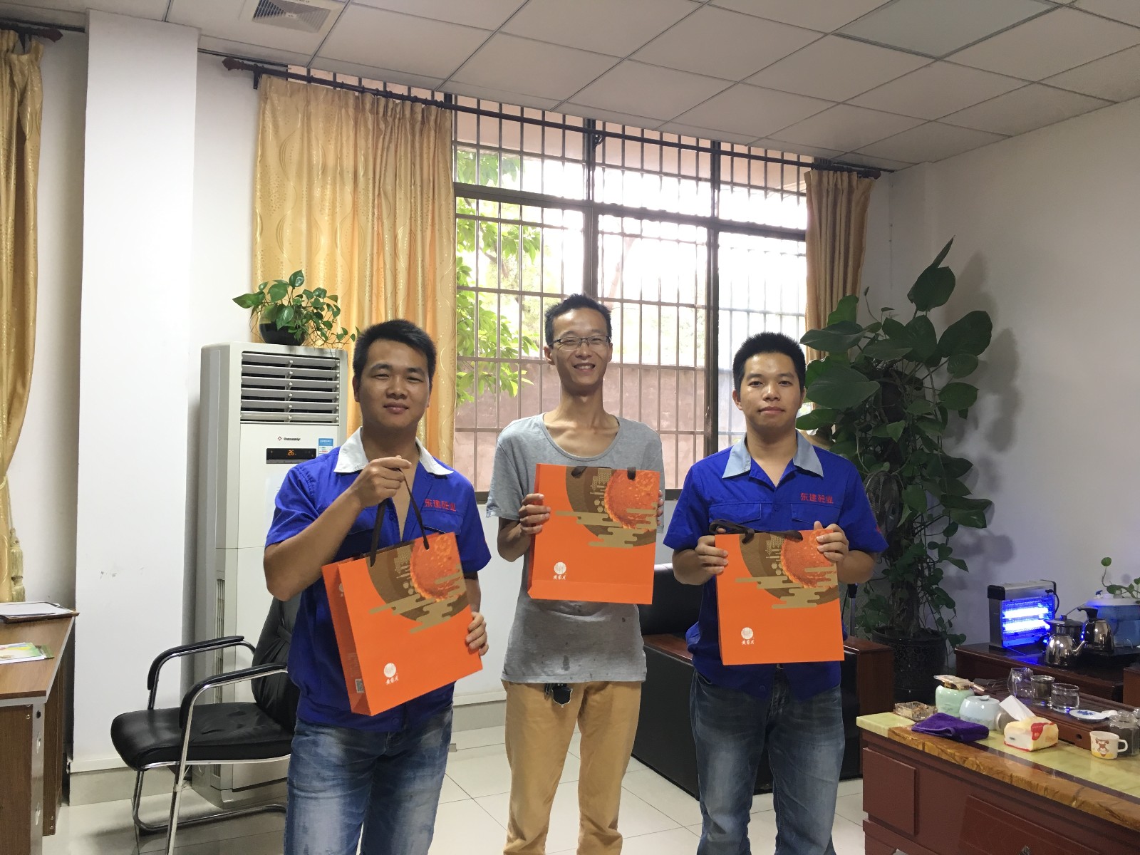 2018年鸿志企业中秋福利|公司资讯-广西鸿志新材料有限公司