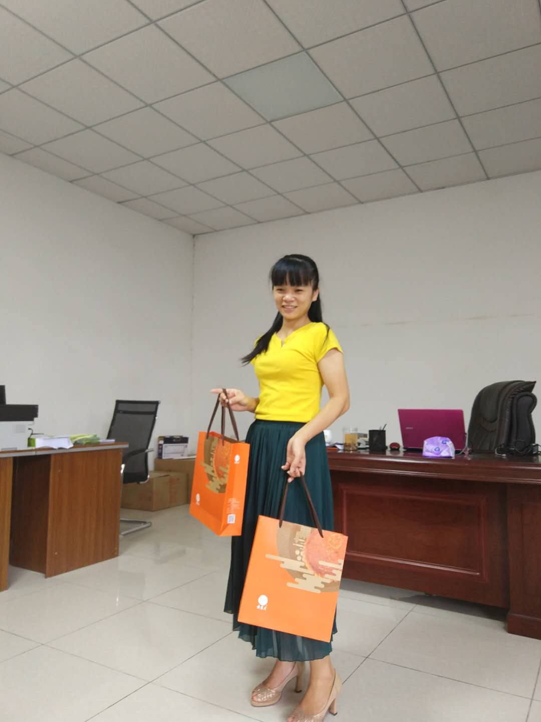 2018年鸿志企业中秋福利|公司资讯-广西鸿志新材料有限公司
