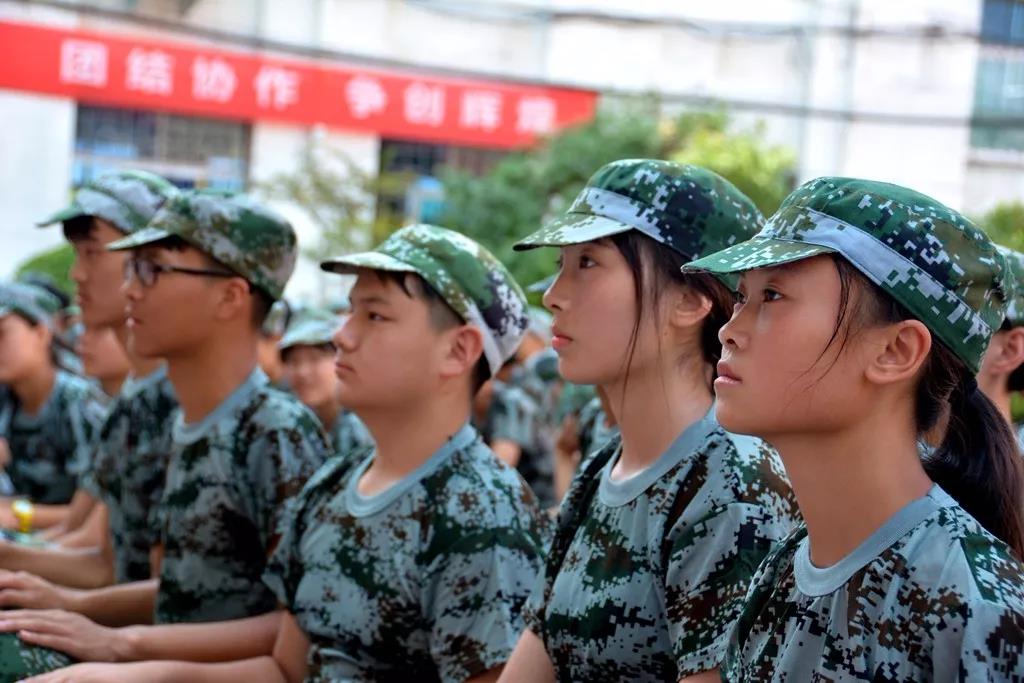 青春无悔，奋力高飞——2018年新生军训纪实|校园新闻-镇平县工艺美术中等职业学校
