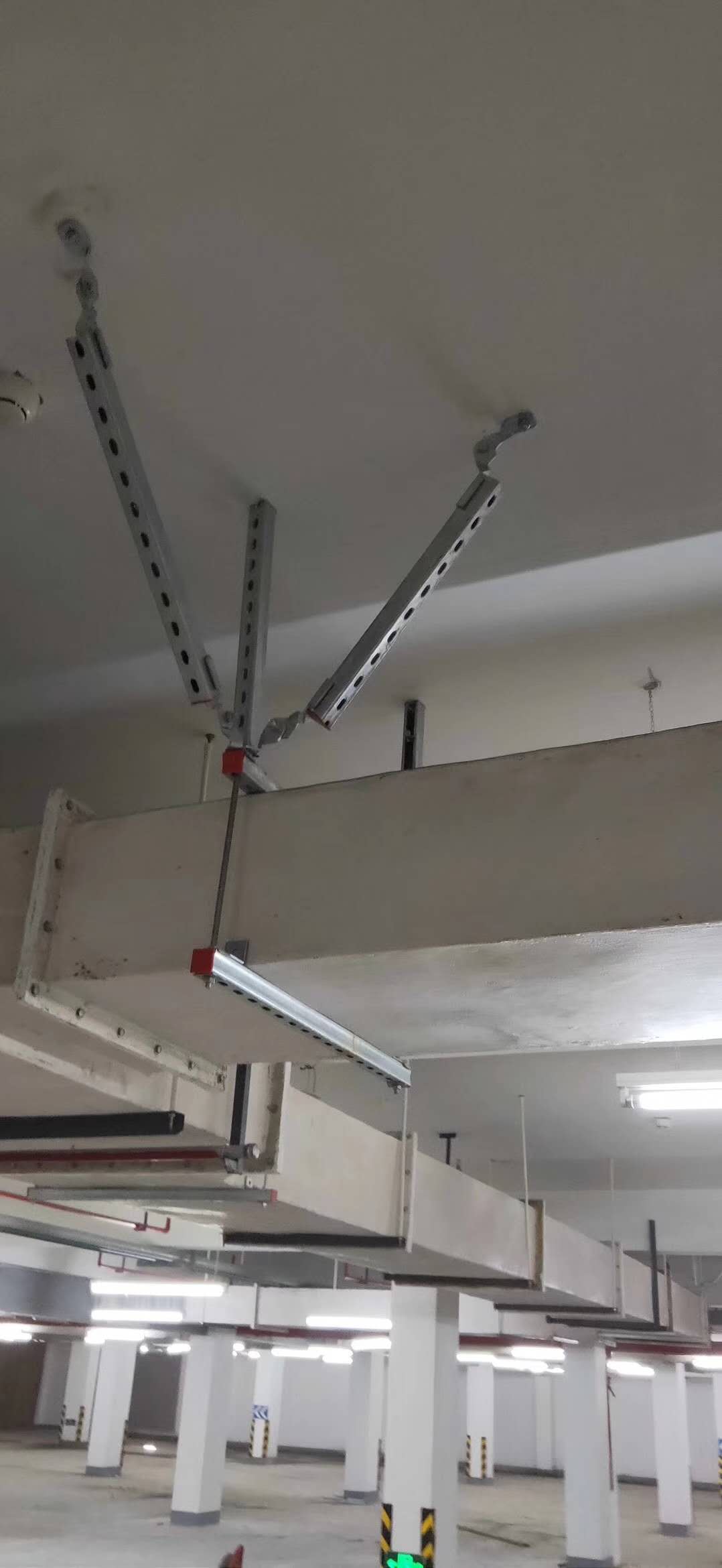 抗震支吊架