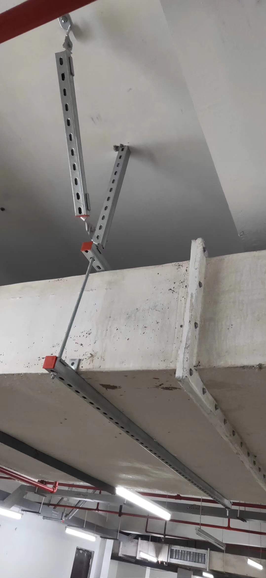 抗震支吊架