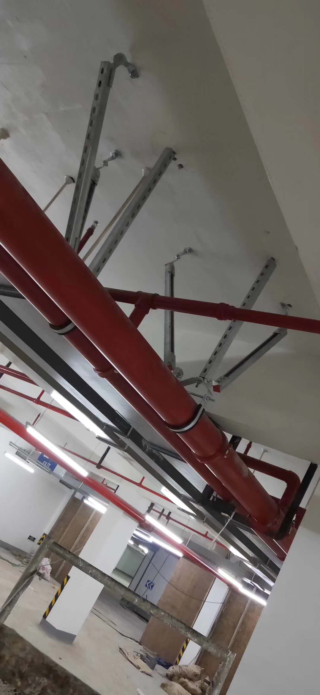 抗震支吊架