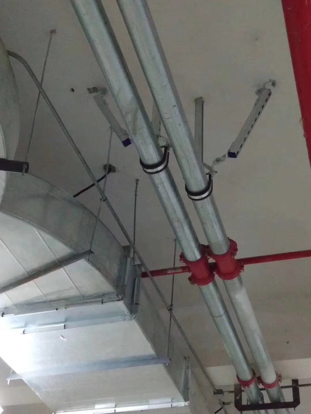 抗震支吊架