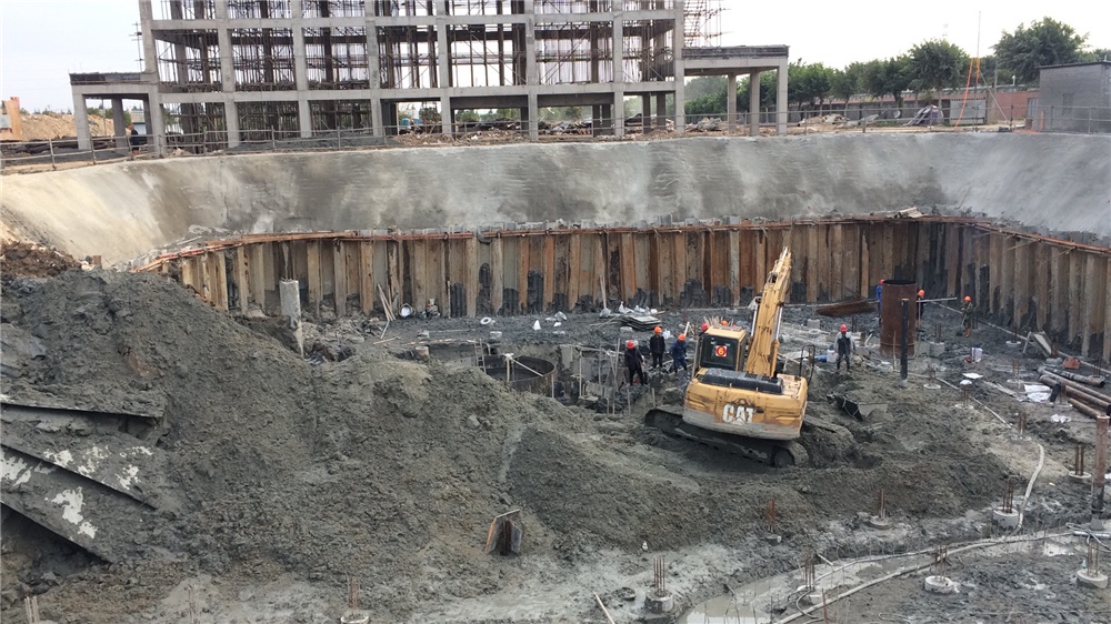 中建远大建设有限公司惠安县污水处理厂提标改造工程钢板桩支护施工