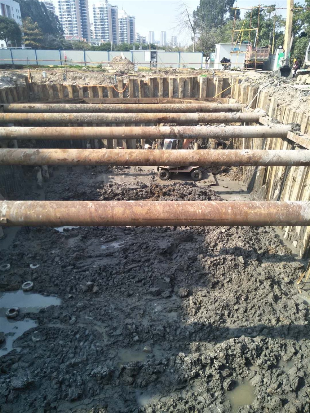 钢板桩施工