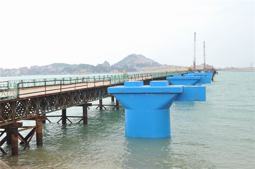 中铁十九局湄洲湾港口铁路支线罗屿特大桥钢便桥工程